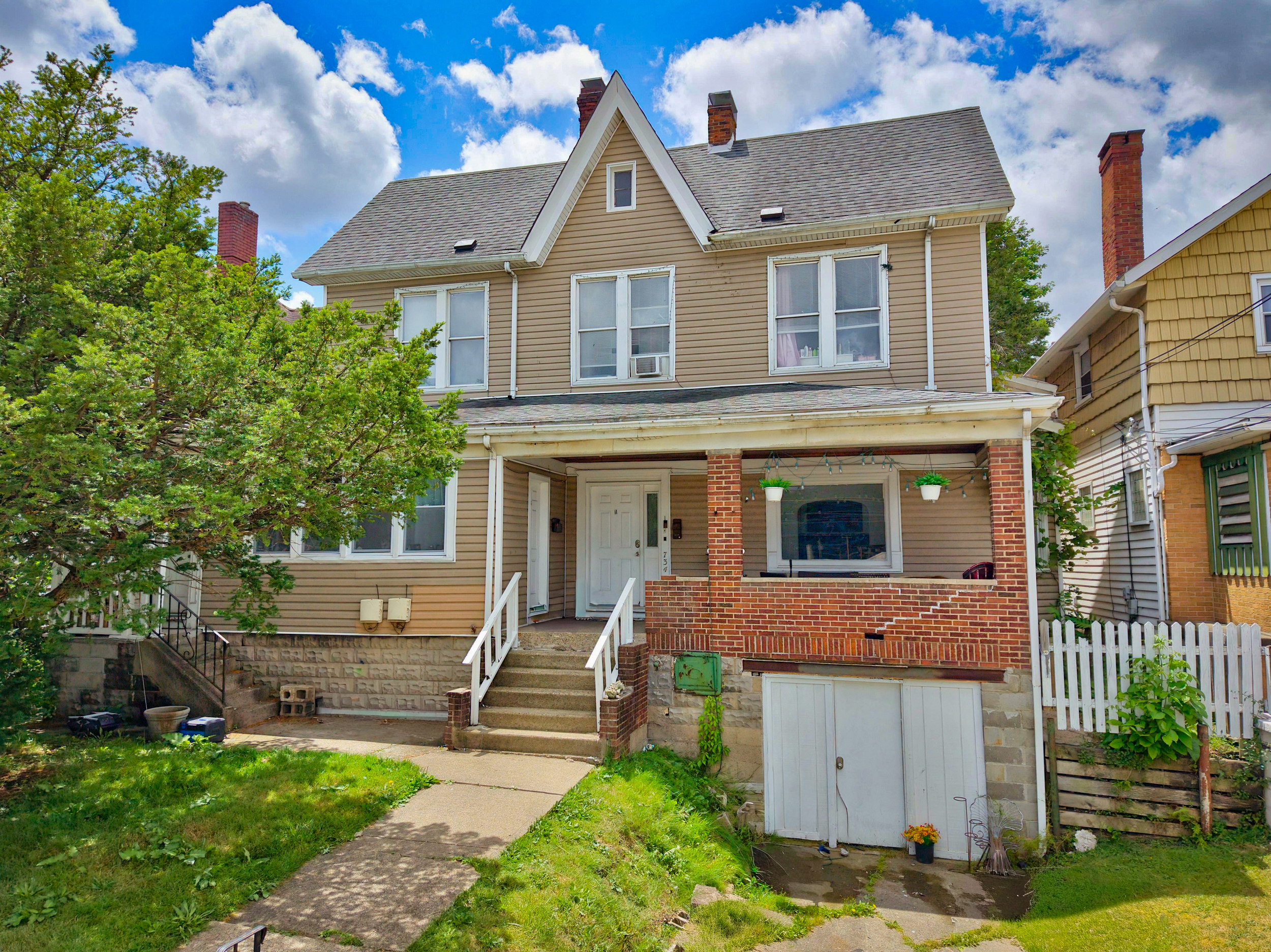 Fully occupied duplex in Coraopolis PA